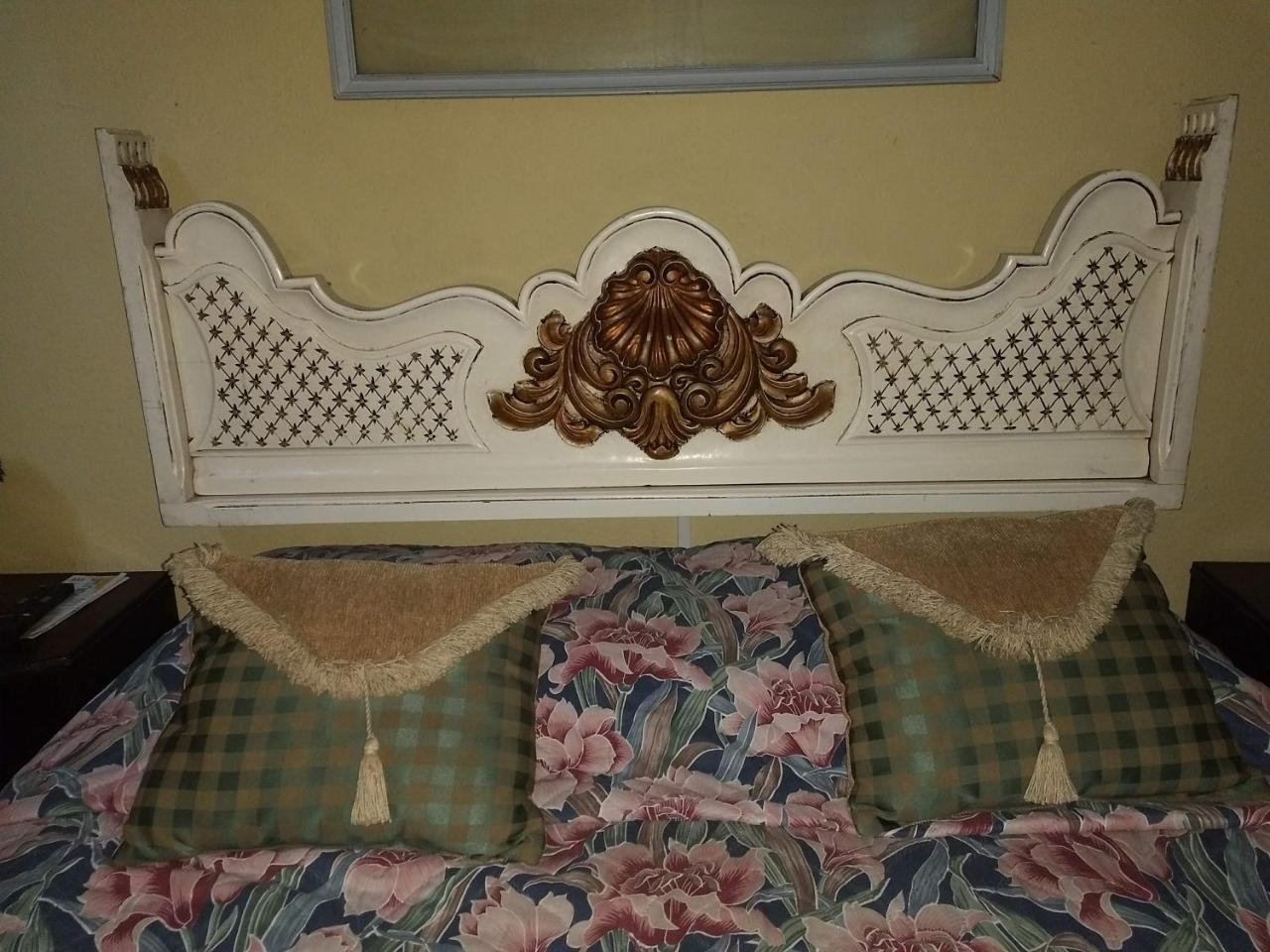 Give House Bed & Breakfast Guatemala Dış mekan fotoğraf