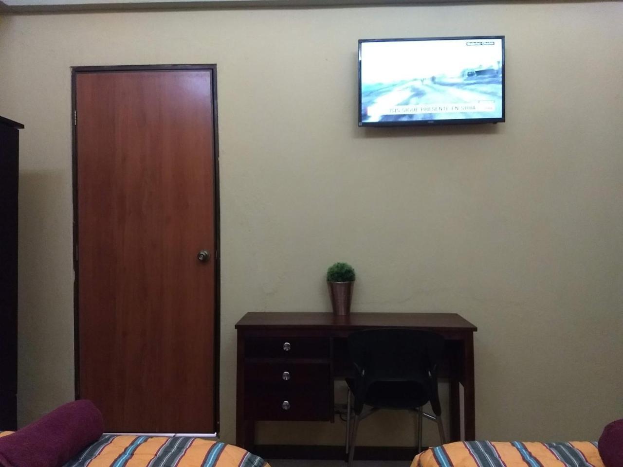Give House Bed & Breakfast Guatemala Dış mekan fotoğraf