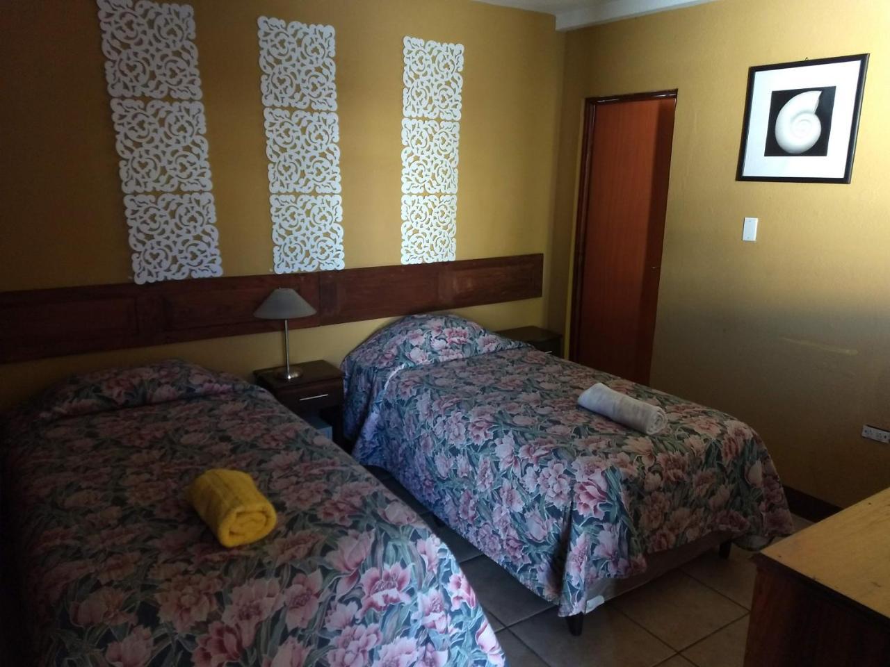 Give House Bed & Breakfast Guatemala Dış mekan fotoğraf